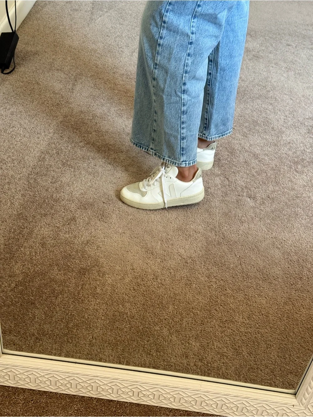 Veja white sneaker - Picture 6 of 9